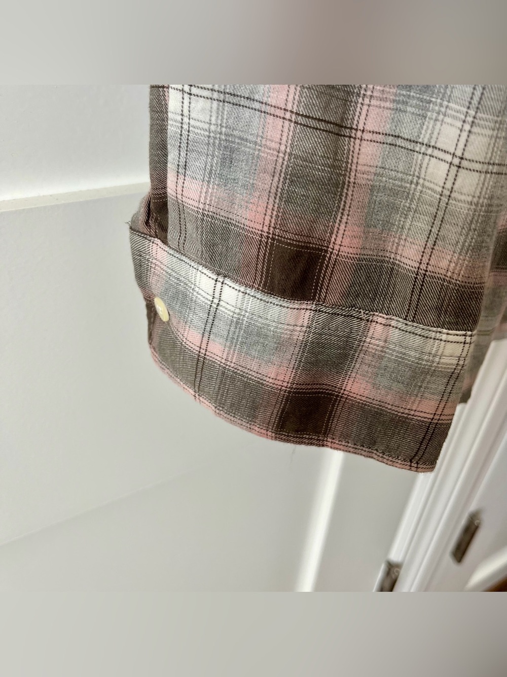 Gap The Fitted Boyfriend Plaid Button Down Shirt Gray Sz XL - Picture 9 of 16